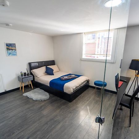 Staysa Equipped Studios Near Qe And Uob In Guesthouse Close To The City! 버밍엄 객실 사진