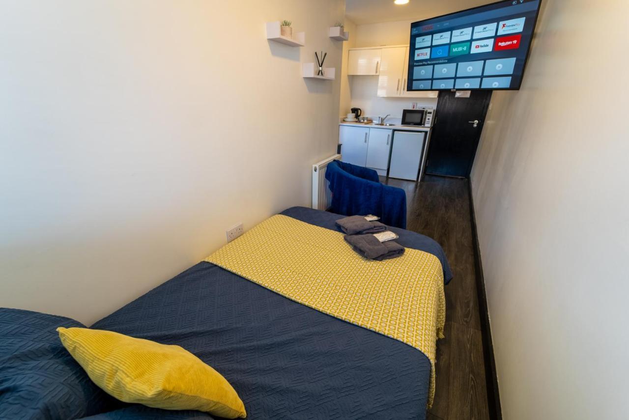Staysa Equipped Studios Near Qe And Uob In Guesthouse Close To The City! 버밍엄 객실 사진