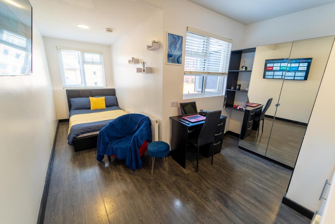 Staysa Equipped Studios Near Qe And Uob In Guesthouse Close To The City! 버밍엄 객실 사진
