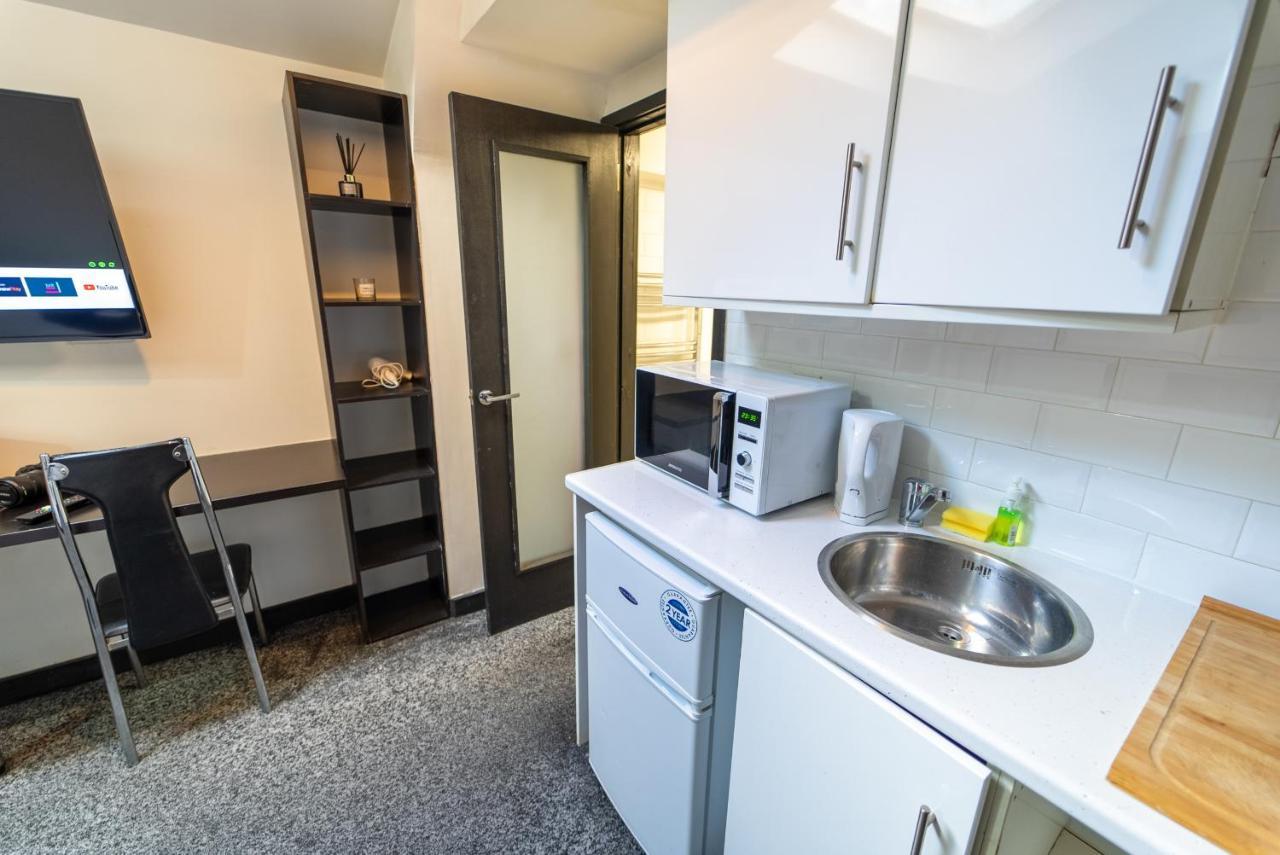 Staysa Equipped Studios Near Qe And Uob In Guesthouse Close To The City! 버밍엄 객실 사진