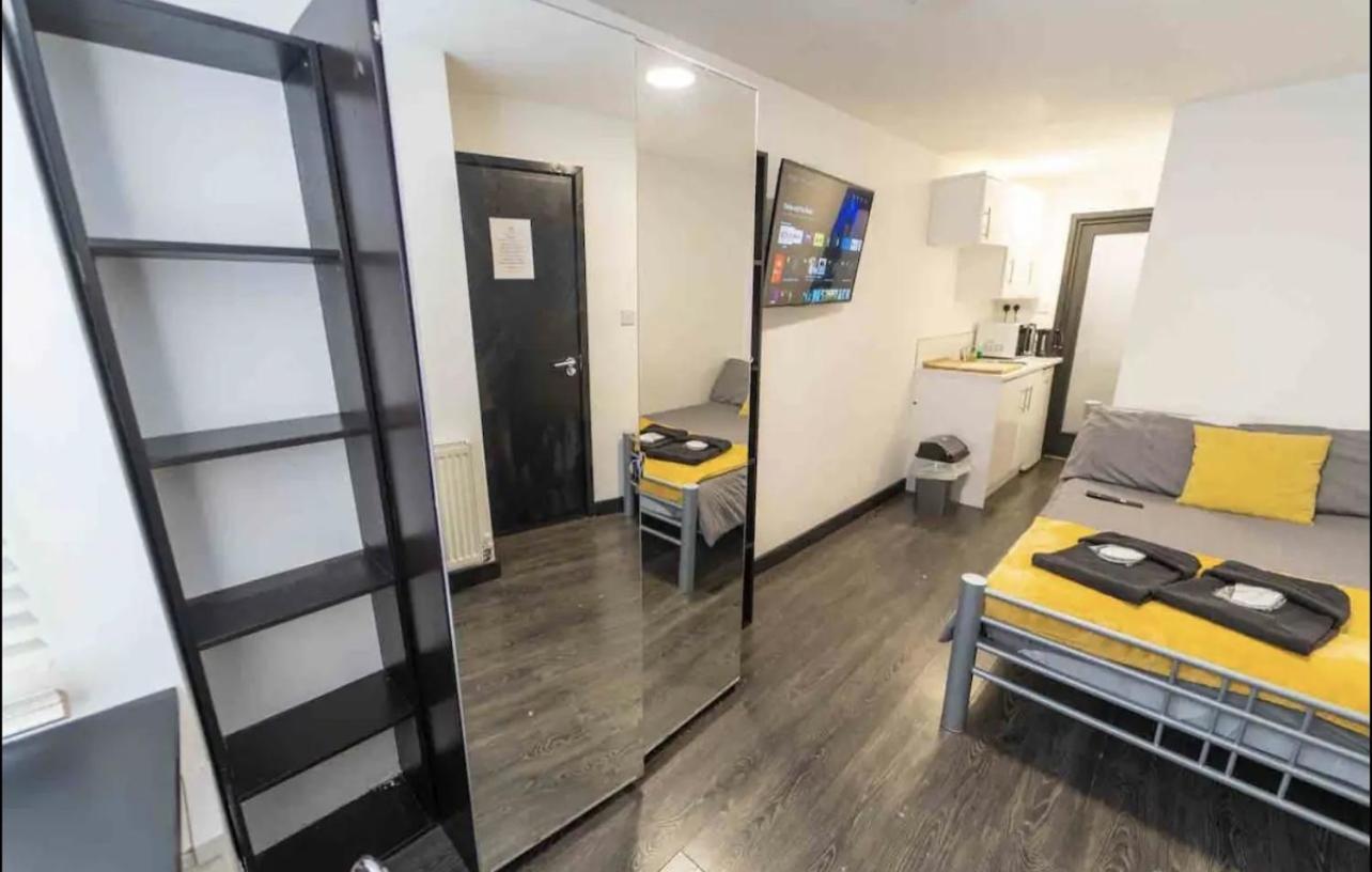 Staysa Equipped Studios Near Qe And Uob In Guesthouse Close To The City! 버밍엄 외부 사진